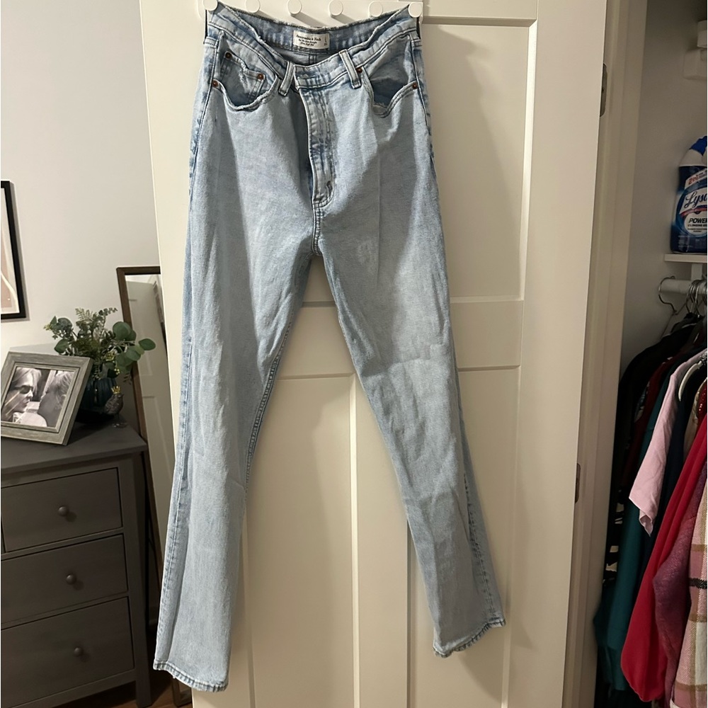 ABERCROMBIE AND FITCH 90’s slim straight ultra high rise